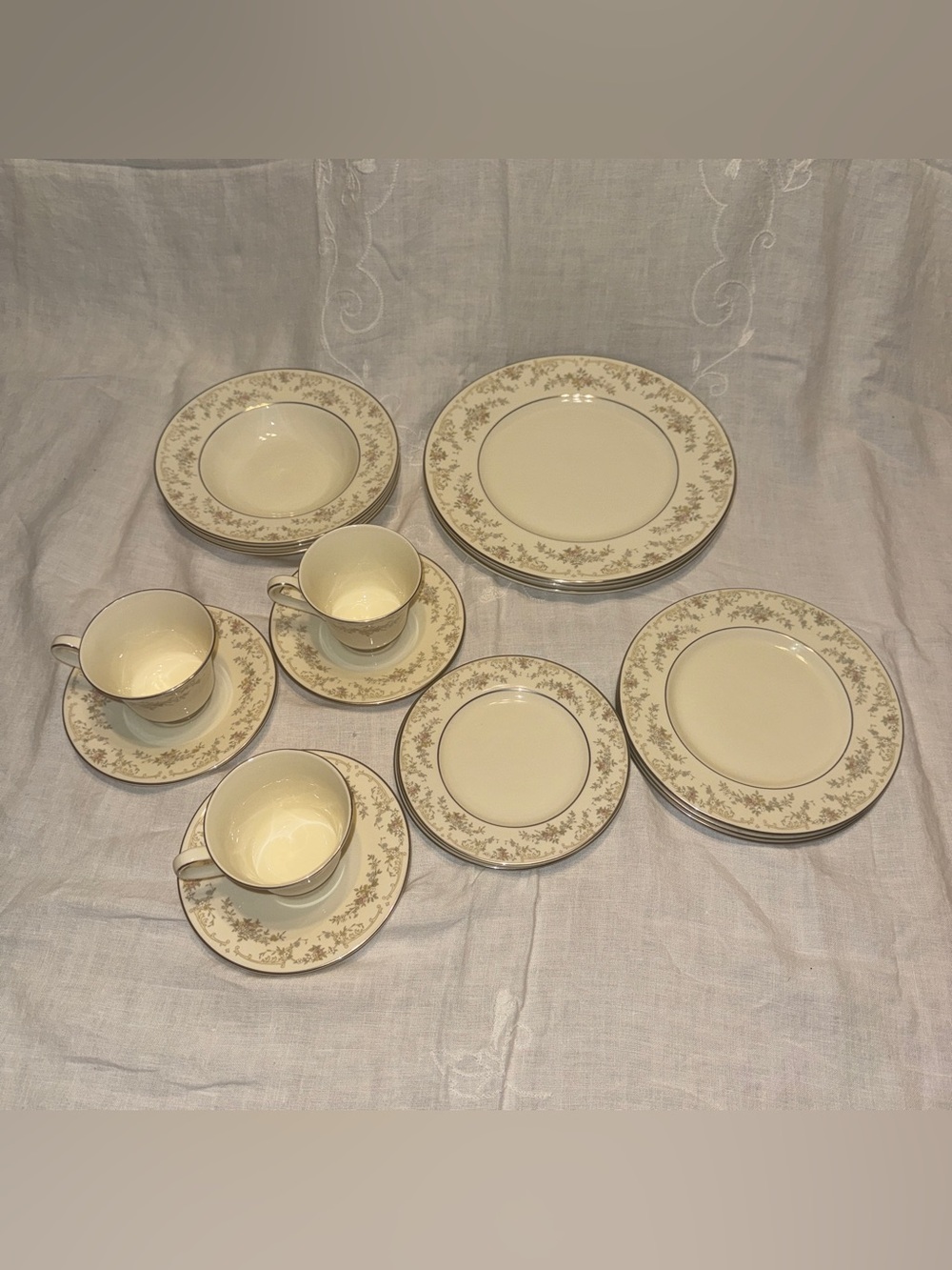 Royal Doulton Diana Romance Collection 3 Place Settings Bone China 1981